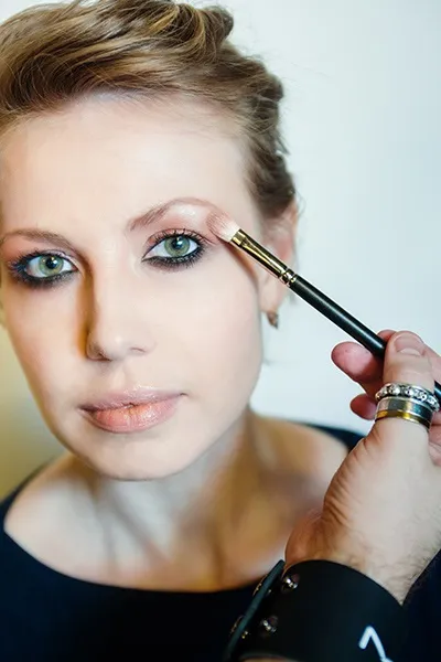 Як зробити модні смоки-айз покроковий урок, beauty insider (покроковий макіяж) Як зробити модні смоки-айз покроковий урок, beauty insider
