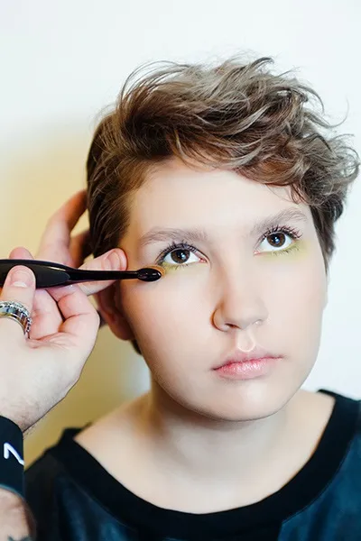 Як зробити модні смоки-айз покроковий урок, beauty insider (Фарбуємо вії тушшю) Як зробити модні смоки-айз покроковий урок, beauty insider
