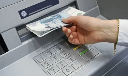 Як зняти гроші з карти - про прострочених і віртуальних картах