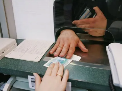 Як зняти гроші з карти - про прострочених і віртуальних картах