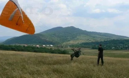 Як управляти парапланом