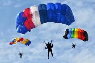 Як взаємодіють між собою молекули (собою) Як взаємодіють між собою молекули