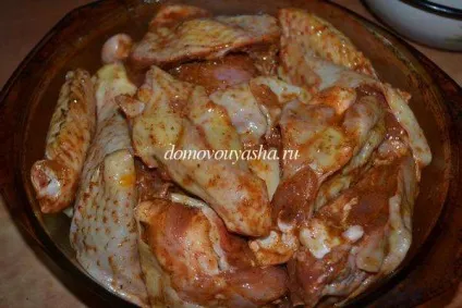 Як смачно приготувати домашню курку шматочками з картоплею в духовці, народні знання від