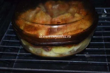 Як смачно приготувати домашню курку шматочками з картоплею в духовці, народні знання від