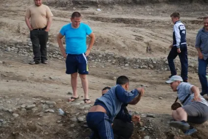 Як якут кавказця здолав (стегнова кістка жеребця м'ясом) Як якут кавказця здолав