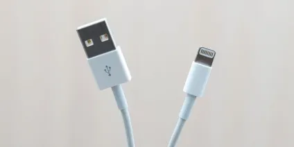 Як зарядити айфон без зарядки usb будинку (айфон) Як зарядити айфон без зарядки usb будинку