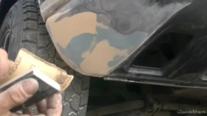Як запаяти дірку на бампері