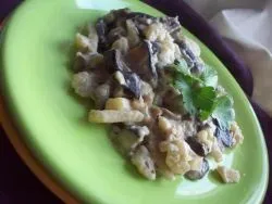 Картопля, тушкована в сметані (приготувати тушковану картоплю) Картопля, тушкована в сметані