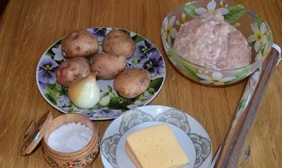 Картопля з фаршем запечений в фользі (фаршем) Картопля з фаршем запечений в фользі
