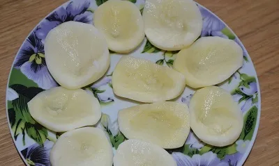 Картопля з фаршем запечений в фользі (фаршем) Картопля з фаршем запечений в фользі