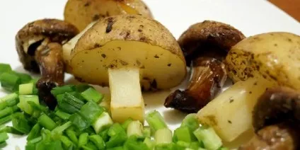 Картопля з грибами в духовці (з куркою, в сметані) рецепти (грибами) Картопля з грибами в духовці (з куркою, в сметані) рецепти