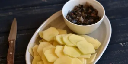 Картопля з грибами в духовці (з куркою, в сметані) рецепти (грибами) Картопля з грибами в духовці (з куркою, в сметані) рецепти