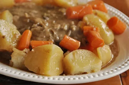 Картопля з м'ясом в духовці рецепти з фото просто і смачно (духовці) Картопля з м'ясом в духовці рецепти з фото просто і смачно