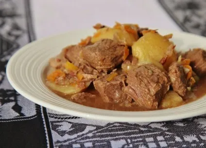 Картопля з м'ясом в духовці рецепти з фото просто і смачно (кулінарія) Картопля з м'ясом в духовці рецепти з фото просто і смачно
