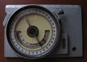 Компас - диявол в деталях