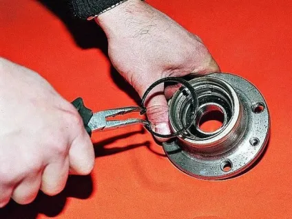 Коли міняти маточину ваз 2109 ознаки для заміни, masteravaza (тримати колесо обох сторін) Коли міняти маточину ваз 2109 ознаки для заміни, masteravaza