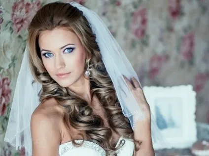 Красиві і цікаві весільні зачіски (зачіски) Красиві і цікаві весільні зачіски