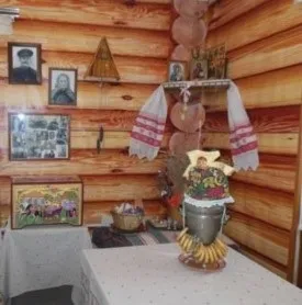 Червоний кут хати