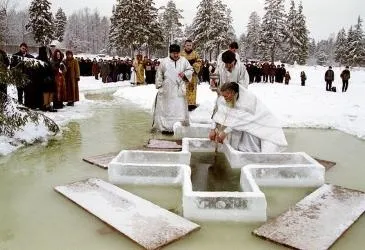Водохресна свята вода, як зберігати, як правильно пити святу воду (хрещення) Водохресна свята вода, як зберігати, як правильно пити святу воду