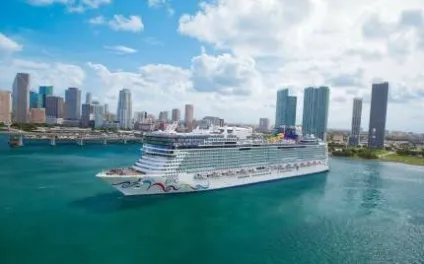 Круїзний лайнер «norwegian epic»