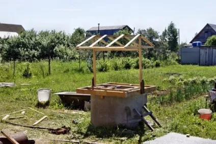 Дах для колодязя як зробити, обшити своїми руками, відео-інструкція, фото і ціна