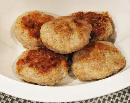 Курячі котлети в мультиварці рецепт приготування (котлети) Курячі котлети в мультиварці рецепт приготування