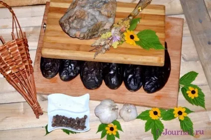 Квашені баклажани, фаршировані часником і морквою рецепт з фото (часником) Квашені баклажани, фаршировані часником і морквою рецепт з фото