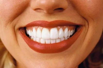Лаки і емалі для зубів white enamel, color professional і ін відгуки та особливості застосування (white enamel для зубів ціна) Лаки і емалі для зубів white enamel, color professional і ін відгуки та особливості застосування