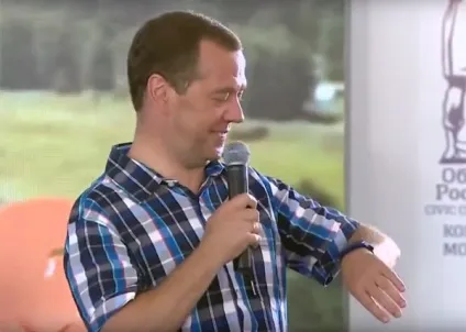 Або працюйте за копійки, або йдіть на всі чотири сторони - так медведев розуміє систему (медведев порадив вчителям йти в бізнес) Або працюйте за копійки, або йдіть на всі чотири сторони - так медведев розуміє систему