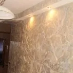 Оздоблення стін у передпокої штукатуркою