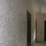 Оздоблення стін у передпокої штукатуркою
