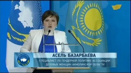 Маму відрізають від світу, щоб вчити її сина відрізати голови (маму) Маму відрізають від світу, щоб вчити її сина відрізати голови