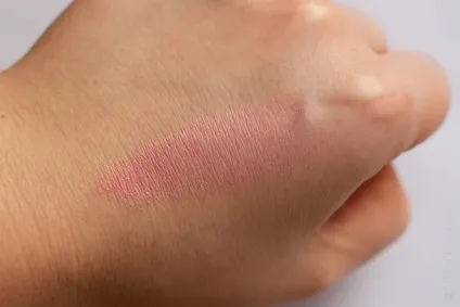 Макіяж з тушшю chanel - prune і рум'янами rose glacier (glacier) Макіяж з тушшю chanel - prune і рум'янами rose glacier