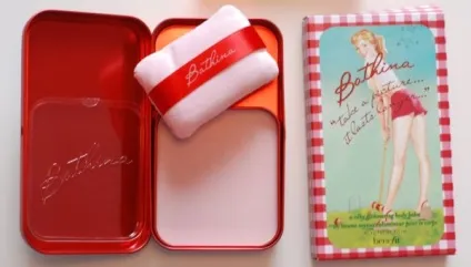 Мерехтливий бальзам-блиск для тіла - bathina - від benefit відгуки (тіла) Мерехтливий бальзам-блиск для тіла - bathina - від benefit відгуки