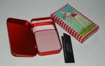 Мерехтливий бальзам-блиск для тіла - bathina - від benefit відгуки (пудра для сяйва) Мерехтливий бальзам-блиск для тіла - bathina - від benefit відгуки