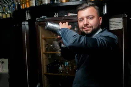 Мінські бармени як люди вживають алкоголь (мінськ), інтерв'ю - (люди) Мінські бармени як люди вживають алкоголь (мінськ), інтерв'ю -
