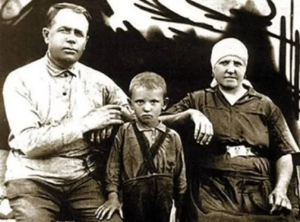 Михайло Горбачов коротка біографія, фото і відео, особисте життя (посаду першого секретаря) Михайло Горбачов коротка біографія, фото і відео, особисте життя