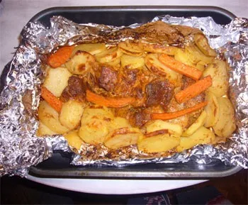 М'ясний фарш з картоплею у фользі - рецепт - howcooktasty - як готувати смачно! (Рецепт) М'ясний фарш з картоплею у фользі - рецепт - howcooktasty - як готувати смачно!