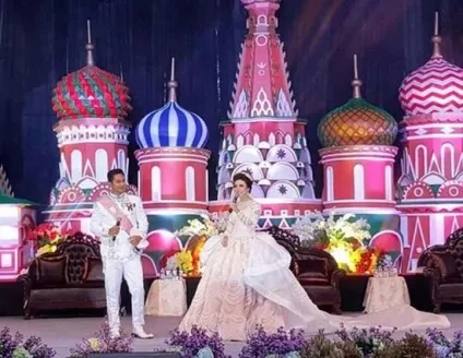 Неймовірне весільну сукню з перлів! Такої краси ви ще не бачили! (Весільне) Неймовірне весільну сукню з перлів! Такої краси ви ще не бачили!