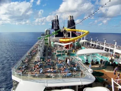 Norwegian epic - найбільший норвезький круїзний лайнер (круїзний) Norwegian epic - найбільший норвезький круїзний лайнер