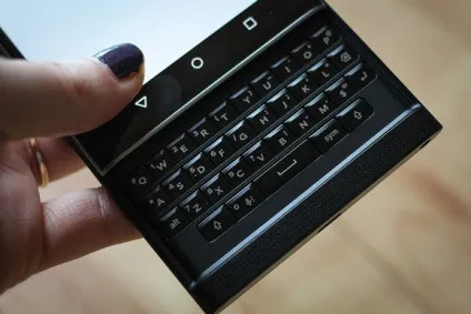Огляд blackberry priv навіщо нам потрібен android-смартфон з клавіатурою, журнал digital world (blackberry priv) Огляд blackberry priv навіщо нам потрібен android-смартфон з клавіатурою, журнал digital world