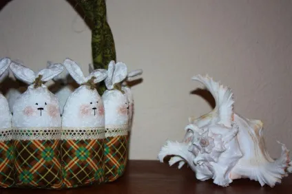 Великодній кошик з зайцями - ярмарок майстрів - ручна робота, handmade (з'єднання двох смуг) Великодній кошик з зайцями - ярмарок майстрів - ручна робота, handmade