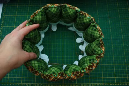 Великодній кошик з зайцями - ярмарок майстрів - ручна робота, handmade (нитки) Великодній кошик з зайцями - ярмарок майстрів - ручна робота, handmade