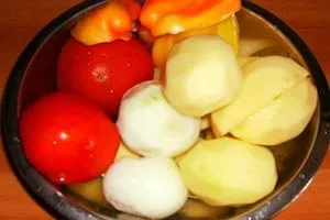 Овочеве рагу рецепт з картоплею і кабачками і капустою (картопля) Овочеве рагу рецепт з картоплею і кабачками і капустою