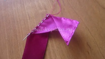 Панно квіти в кошику з атласних стрічок своїми руками (атласних) Панно квіти в кошику з атласних стрічок своїми руками