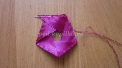 Панно квіти в кошику з атласних стрічок своїми руками (своїми) Панно квіти в кошику з атласних стрічок своїми руками