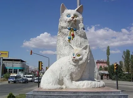Пам'ятники котам і з котами))) - посміхайтеся, панове! (С) (котам) Пам'ятники котам і з котами))) - посміхайтеся, панове! (С)