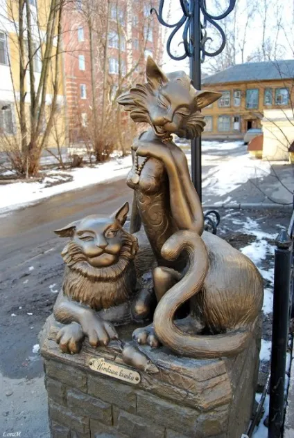 Пам'ятники котам і з котами))) - посміхайтеся, панове! (С) (котам) Пам'ятники котам і з котами))) - посміхайтеся, панове! (С)