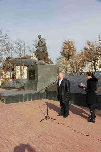 Пам'ять живе вічно ...