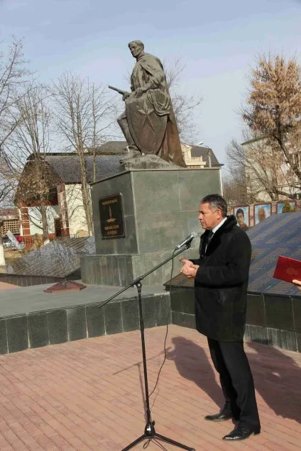 Пам'ять живе вічно ...